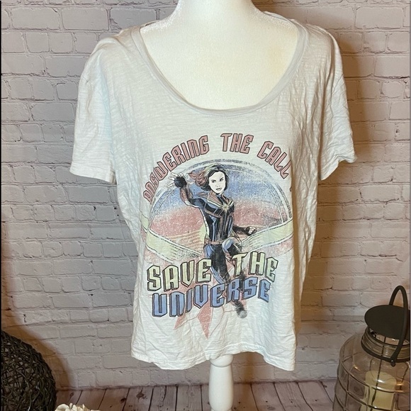 𝅺XL Captain Marvel Tee  T Shirt XL - Picture 1 of 3